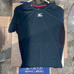 Black Mizuno athletic shirt